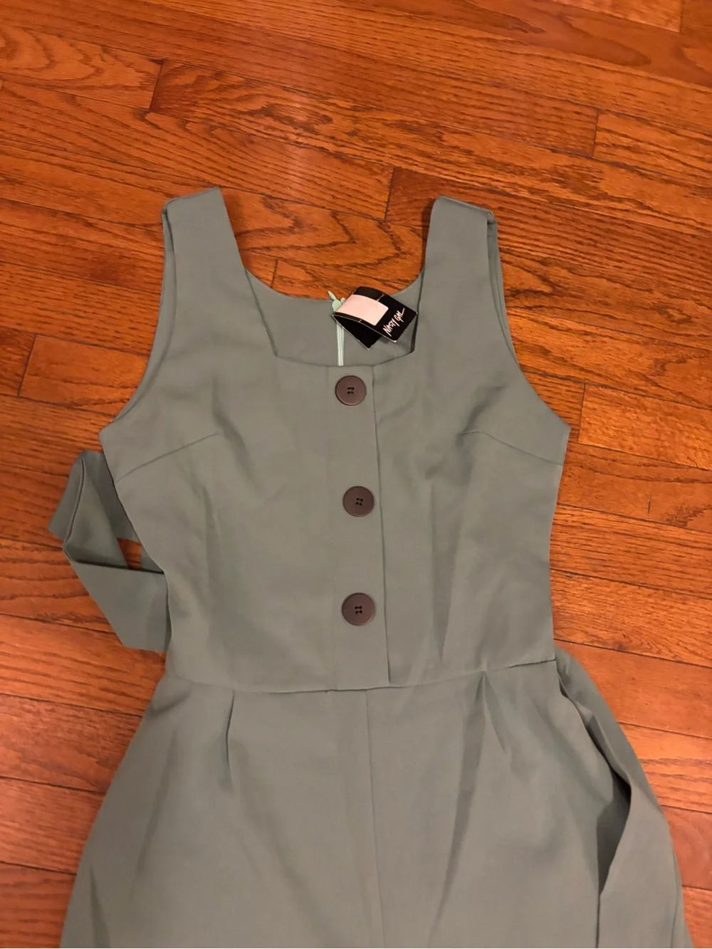 Nasty gal small sage green romper nwt - Picture 3 of 6